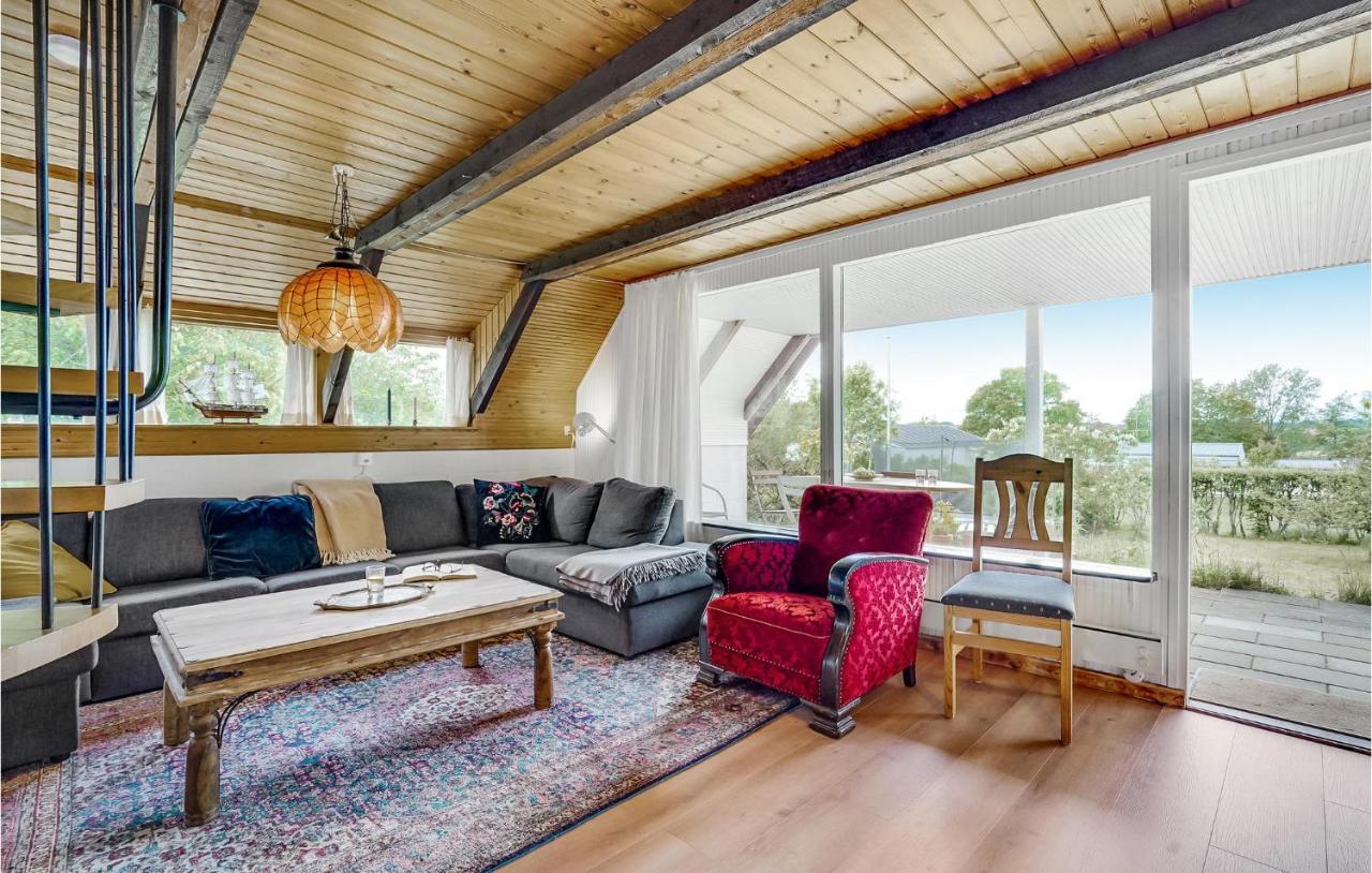 Amazing Home In Logstrup With Kitchen Buitenkant foto